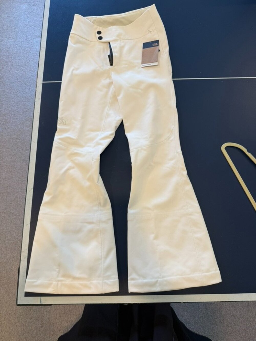 *NWT* The North Face White Snoga Pants